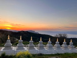 8-Stupas